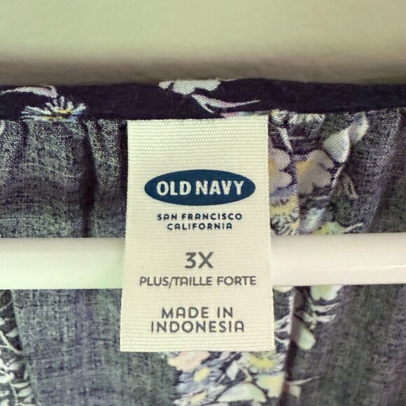 3X Plus Old Navy Blouse - Navy Blue with Flowers - Picture 3 of 9